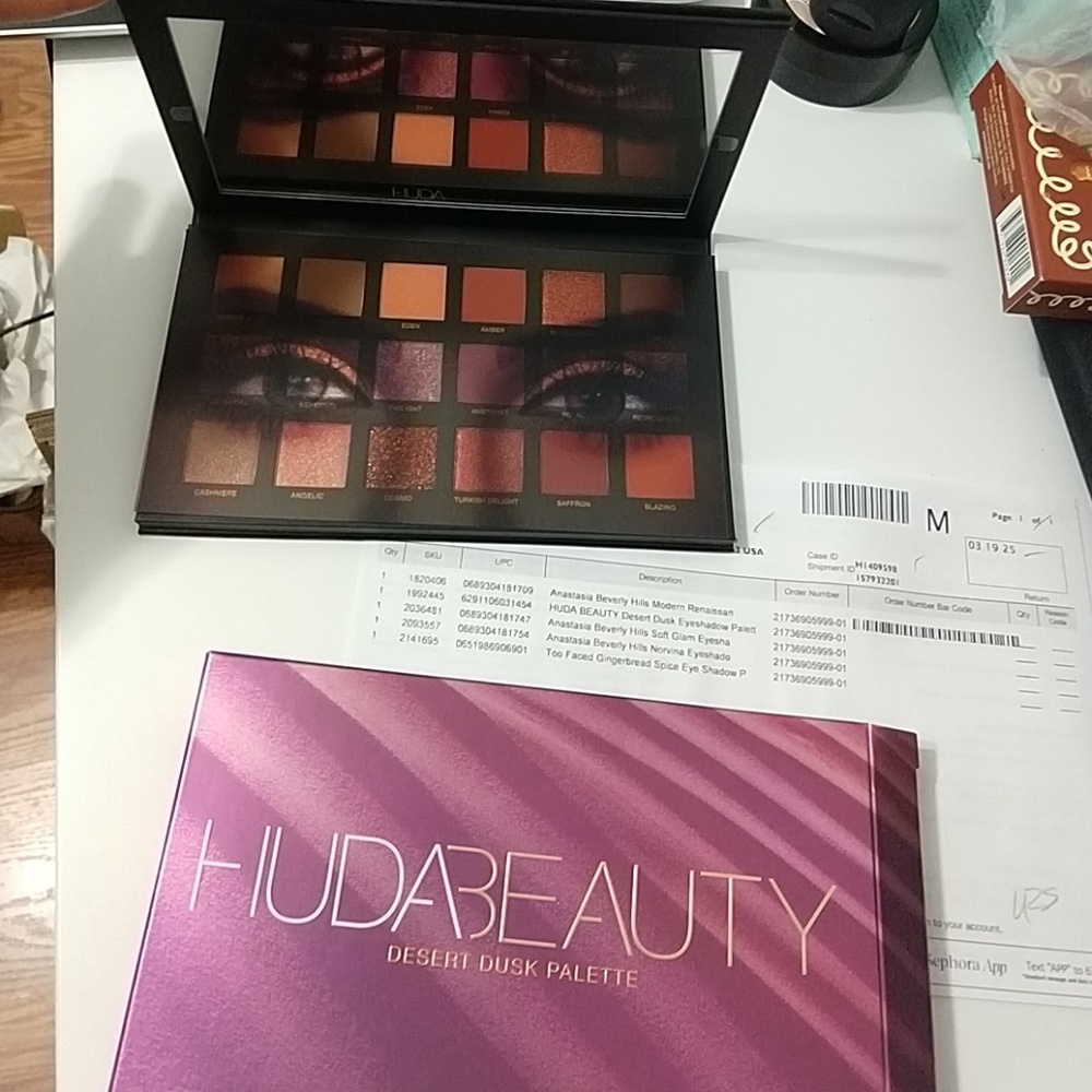 Huda Beauty Desert Dusk Eyeshadow Palette